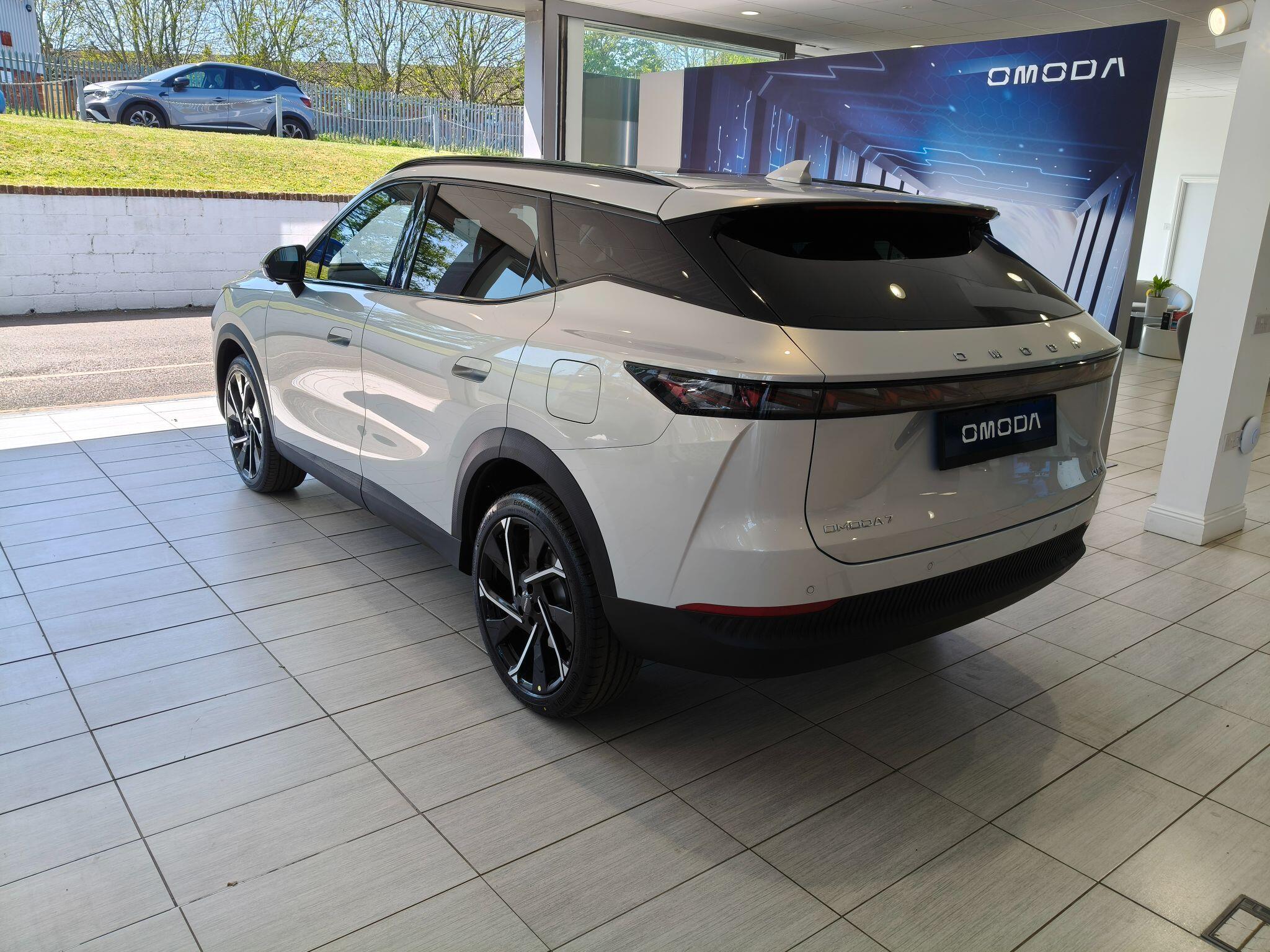 Large vehicle image